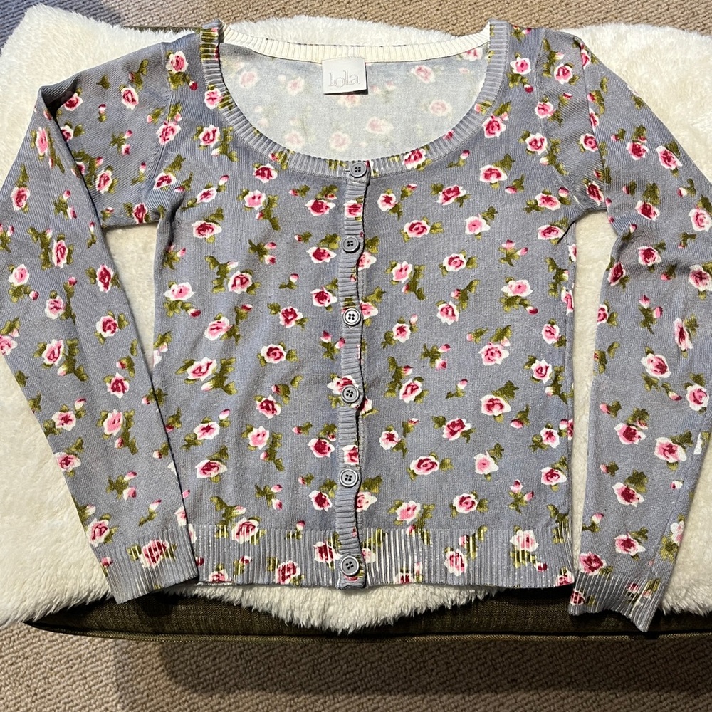 Lola Gray Floral Knit Top